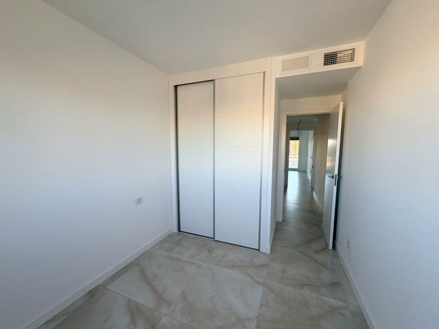 Apartamento de 2 habitaciones en Punta Prima, Orihuela en venta con piscina garaje - 380.000 € (Ref: 10180394)
