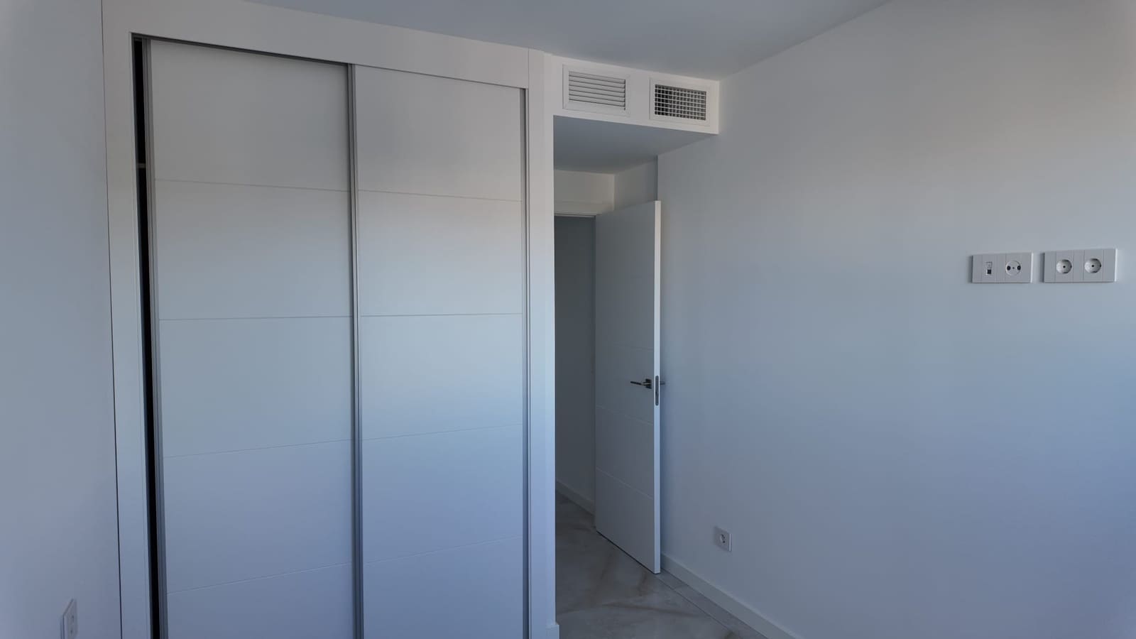 Apartamento de 2 habitaciones en Orihuela Costa en venta con piscina garaje - 380.000 € (Ref: 10180394)