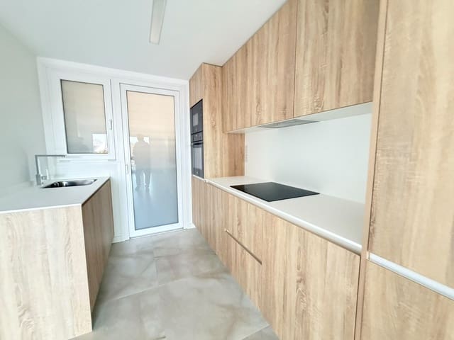 Apartamento de 2 habitaciones en Punta Prima, Orihuela en venta con piscina garaje - 380.000 € (Ref: 10180394)