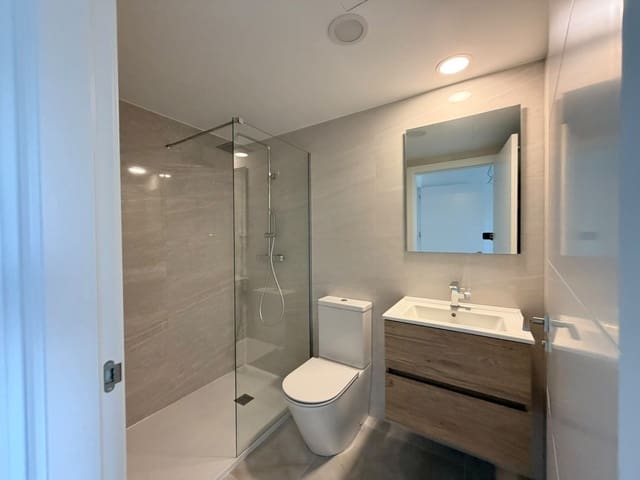 Apartamento de 2 habitaciones en Punta Prima, Orihuela en venta con piscina garaje - 380.000 € (Ref: 10180394)