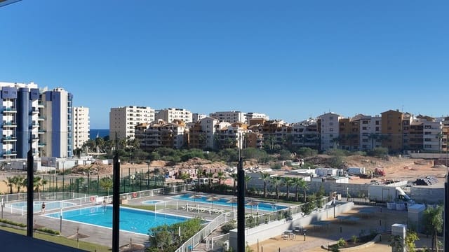 Apartamento de 2 habitaciones en Punta Prima, Orihuela en venta con piscina garaje - 380.000 € (Ref: 10180394)