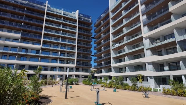 Apartamento de 2 habitaciones en Punta Prima, Orihuela en venta con piscina garaje - 380.000 € (Ref: 10180394)