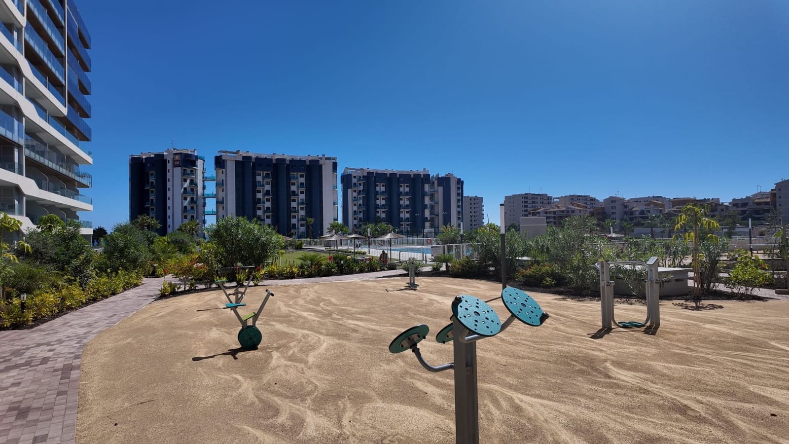 Apartamento de 2 habitaciones en Orihuela Costa en venta con piscina garaje - 380.000 € (Ref: 10180394)