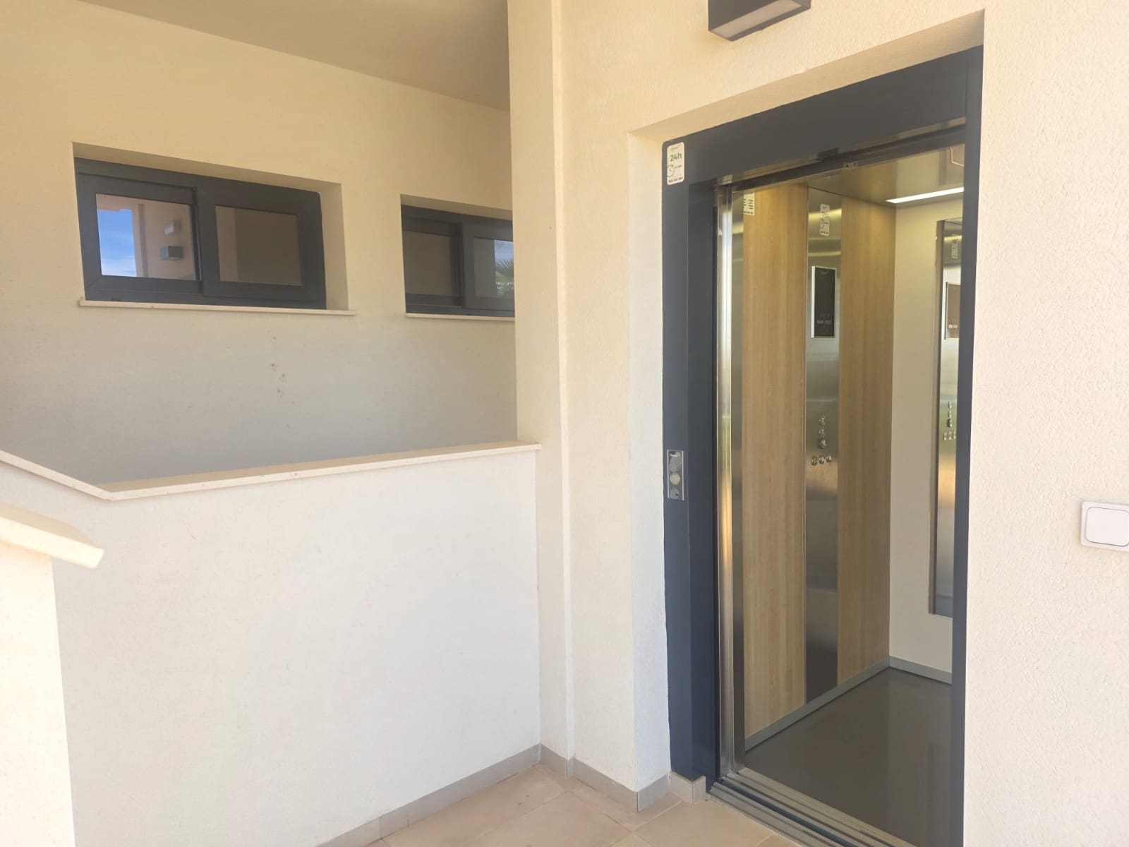 Ático de 2 habitaciones en Pilar de la Horadada en venta con piscina garaje - 346.000 € (Ref: 10182814)