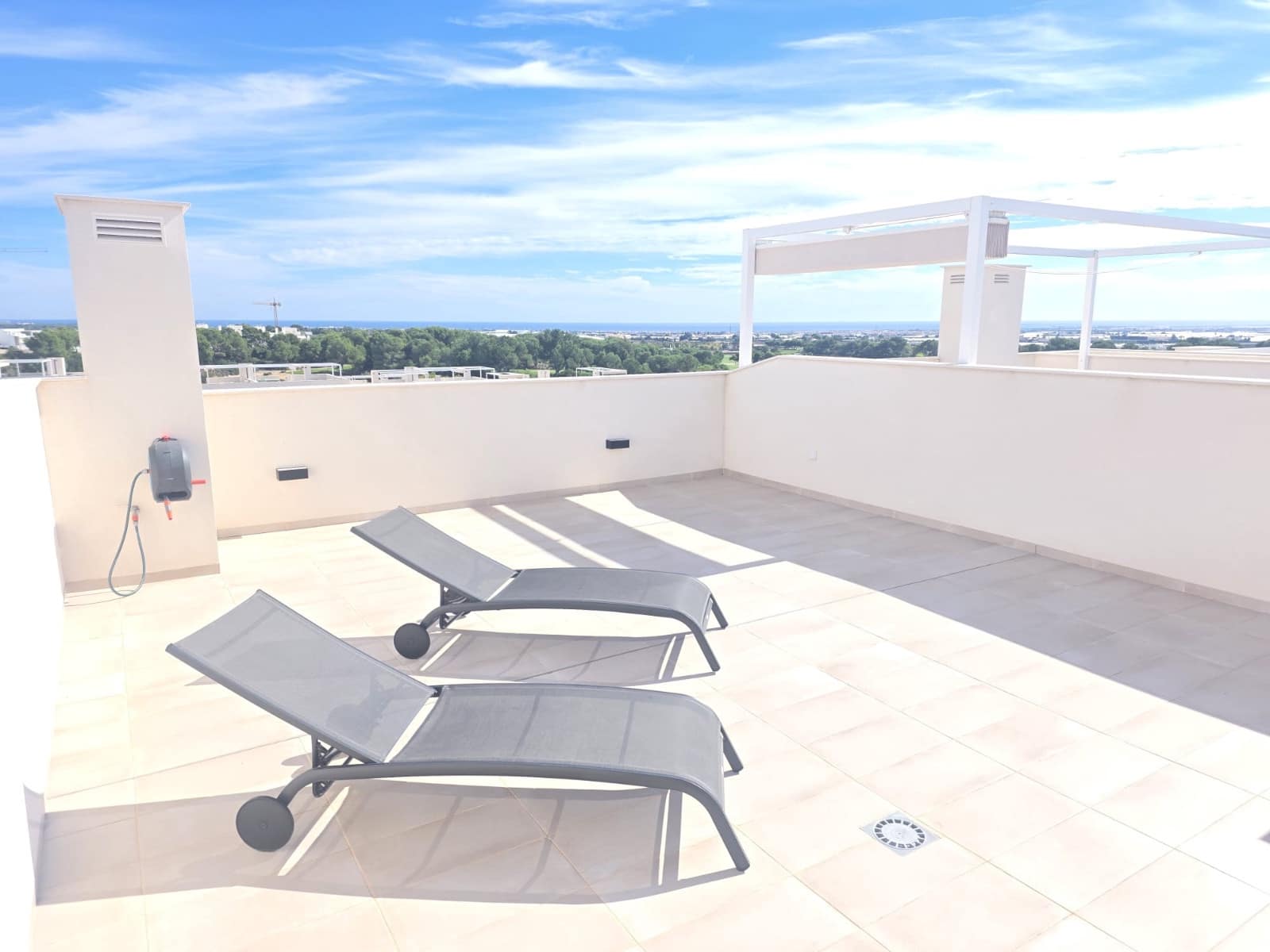 Ático de 2 habitaciones en Pilar de la Horadada en venta con piscina garaje - 346.000 € (Ref: 10182814)
