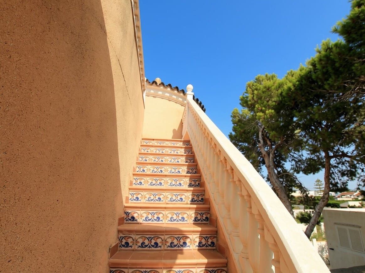 5 soverom Villa til salgs i Campoamor med svømmebasseng garasje - € 510 000 (Ref: 10182818)