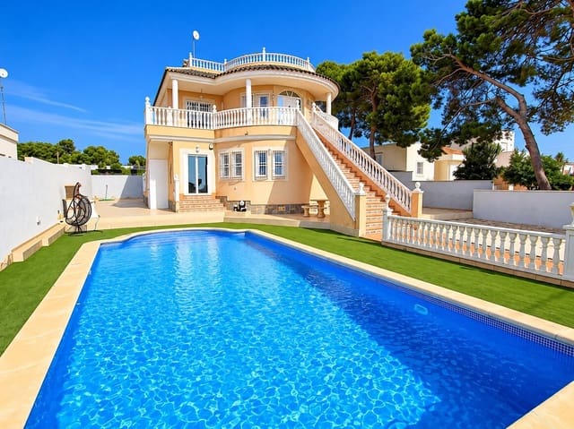 5 soverom Villa til salgs i Campoamor, Orihuela med svømmebasseng garasje - € 510 000 (Ref: 10182818)
