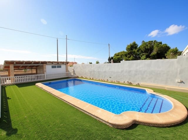 5 soverom Villa til salgs i Campoamor, Orihuela med svømmebasseng garasje - € 510 000 (Ref: 10182818)