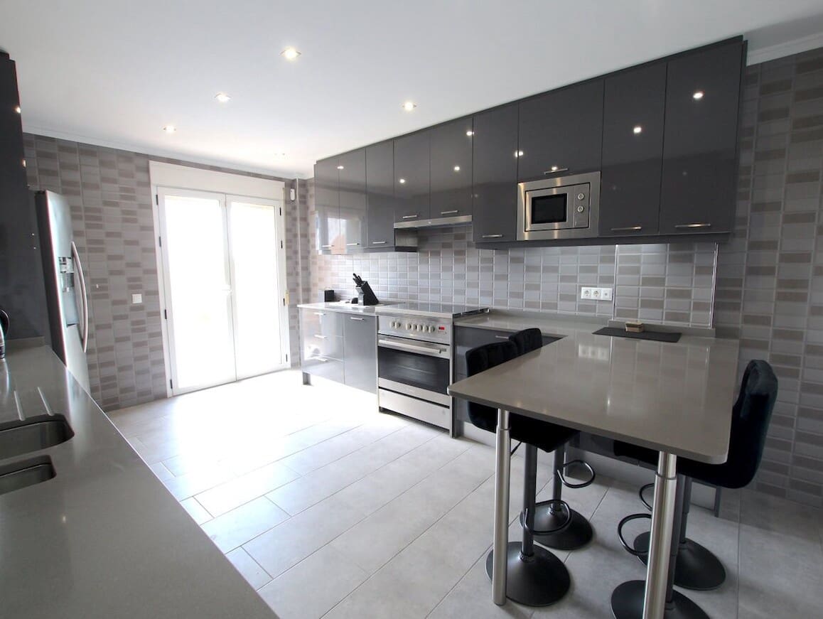 5 soverom Villa til salgs i Campoamor med svømmebasseng garasje - € 510 000 (Ref: 10182818)