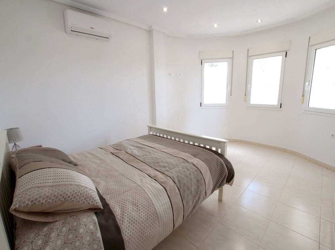 5 soverom Villa til salgs i Campoamor med svømmebasseng garasje - € 510 000 (Ref: 10182818)
