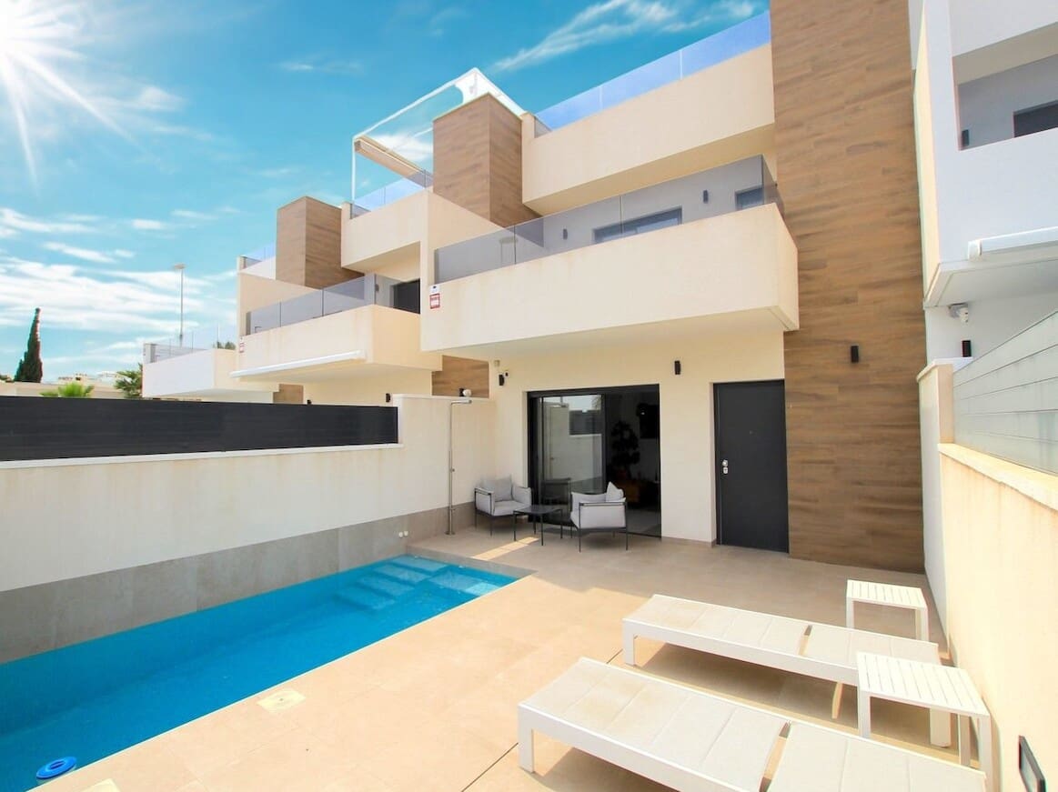 3 slaapkamer Villa te koop in Benijofar met zwembad garage - € 349.950 (Ref: 10182819)