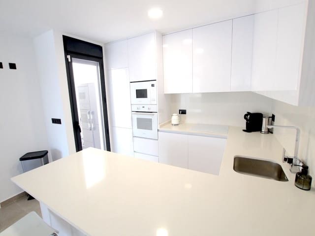 3 slaapkamer Villa te koop in Benijófar met zwembad garage - € 349.950 (Ref: 10182819)