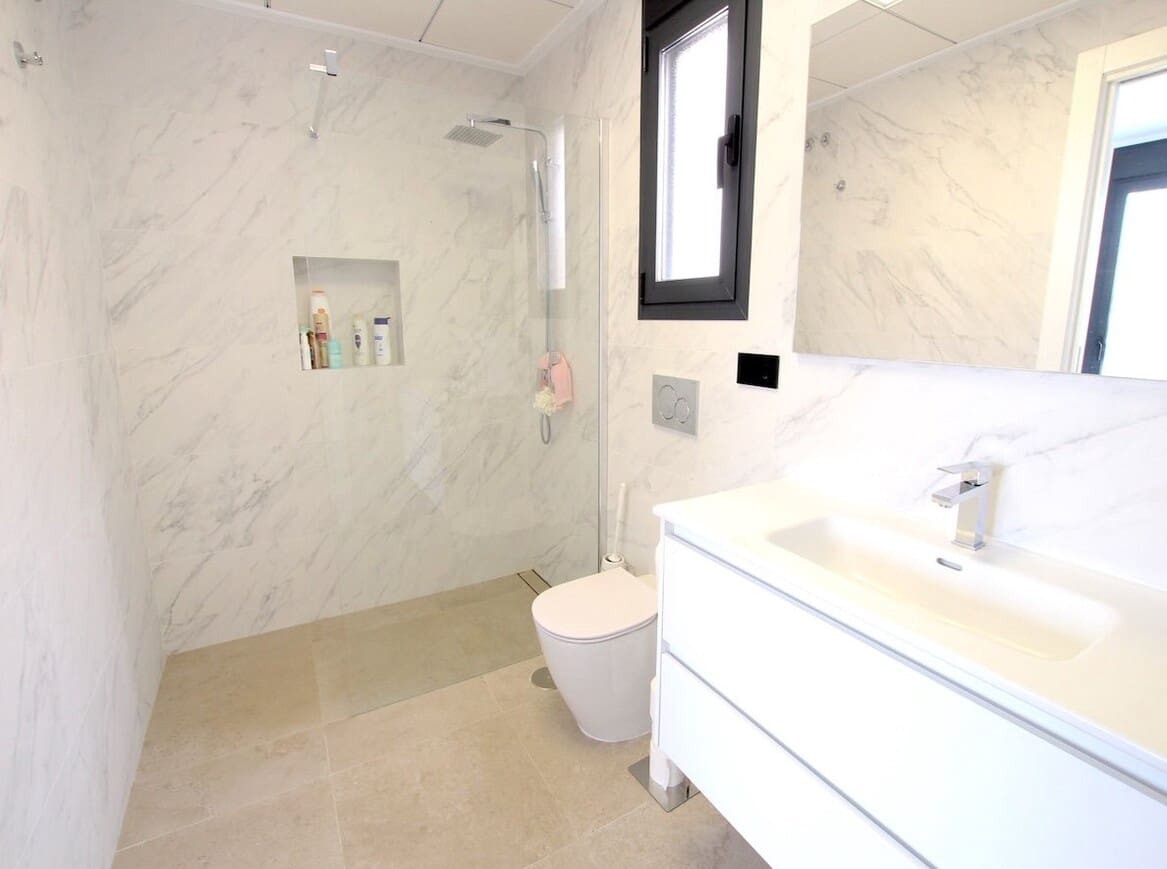 3 slaapkamer Villa te koop in Benijofar met zwembad garage - € 349.950 (Ref: 10182819)