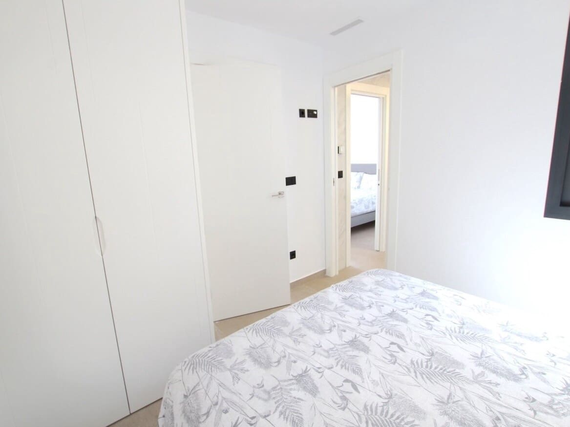 3 slaapkamer Villa te koop in Benijofar met zwembad garage - € 349.950 (Ref: 10182819)