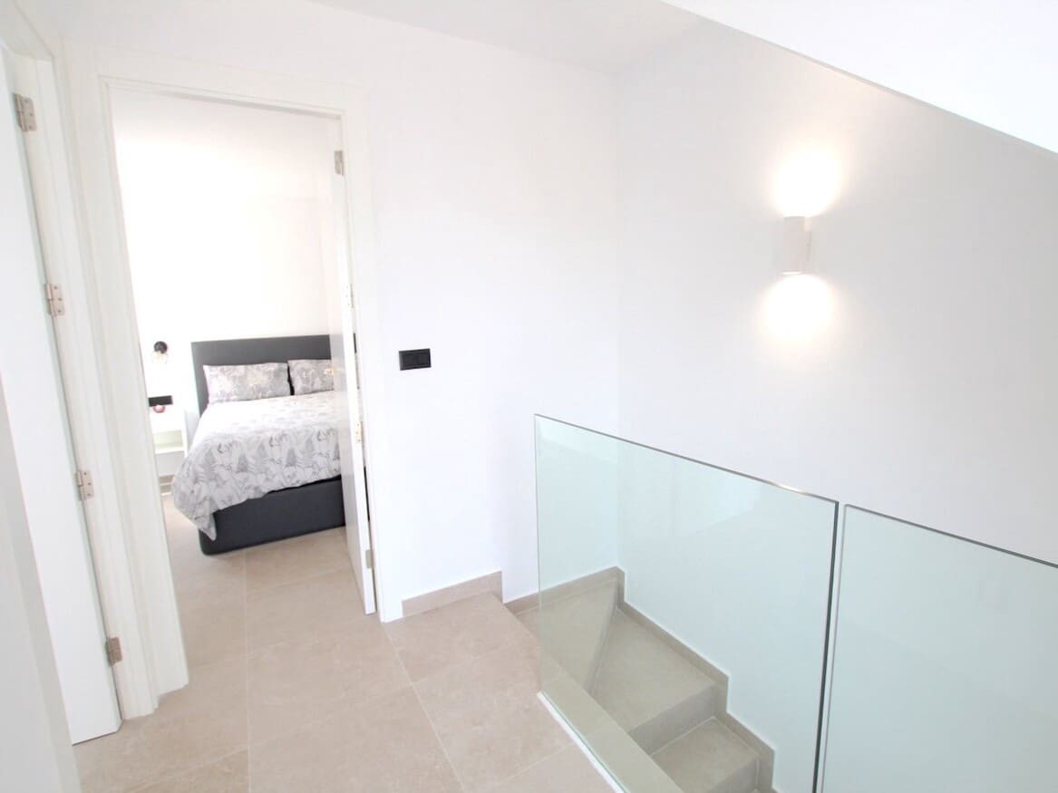 3 slaapkamer Villa te koop in Benijofar met zwembad garage - € 349.950 (Ref: 10182819)