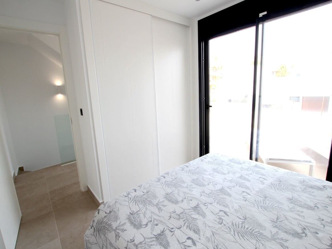 3 slaapkamer Villa te koop in Benijofar met zwembad garage - € 349.950 (Ref: 10182819)
