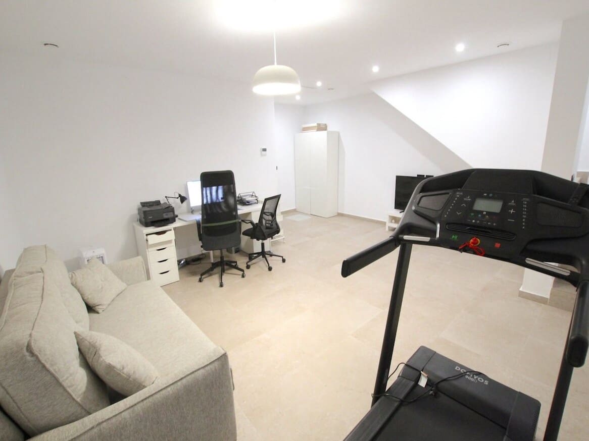 3 slaapkamer Villa te koop in Benijofar met zwembad garage - € 349.950 (Ref: 10182819)