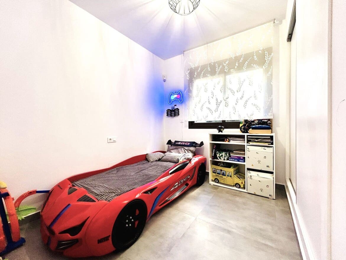 4 soveværelse Villa til salg i Orihuela Costa med swimmingpool garage - € 550.000 (Ref: 10182820)