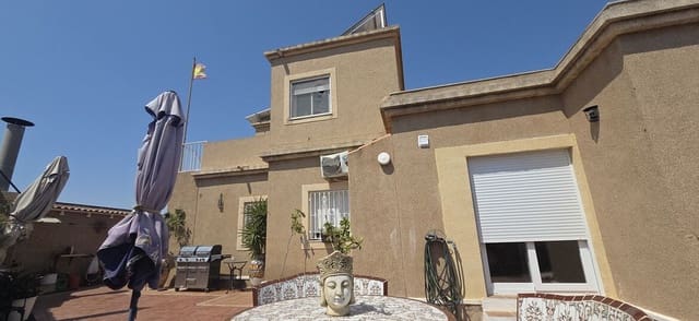5 bedroom Villa for sale in Puerto Deportivo, Torrevieja with pool garage - € 372,000 (Ref: 10182821)