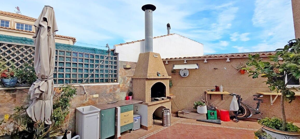 5 bedroom Villa for sale in Torrevieja with pool garage - € 372,000 (Ref: 10182821)