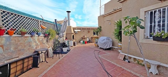 5 bedroom Villa for sale in Puerto Deportivo, Torrevieja with pool garage - € 372,000 (Ref: 10182821)