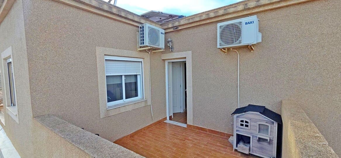 5 bedroom Villa for sale in Torrevieja with pool garage - € 372,000 (Ref: 10182821)