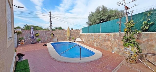 5 bedroom Villa for sale in Puerto Deportivo, Torrevieja with pool garage - € 372,000 (Ref: 10182821)