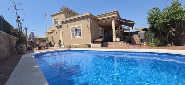 5 bedroom Villa for sale in Puerto Deportivo, Torrevieja with pool garage - € 372,000 (Ref: 10182821)