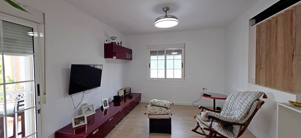 5 bedroom Villa for sale in Torrevieja with pool garage - € 372,000 (Ref: 10182821)
