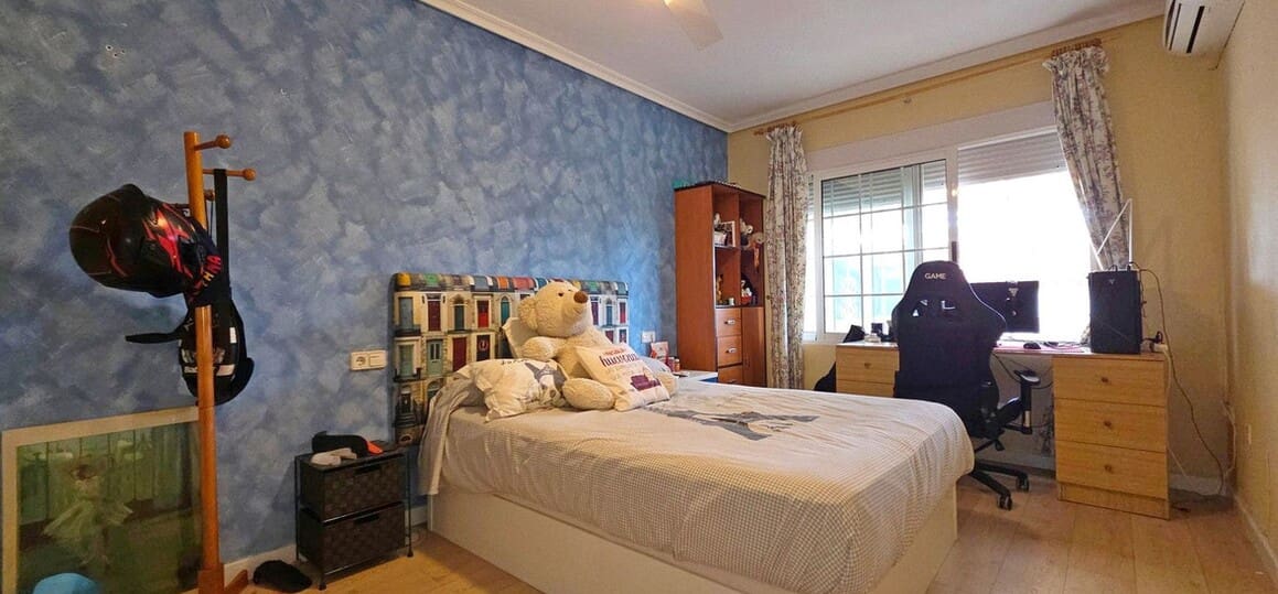 5 bedroom Villa for sale in Torrevieja with pool garage - € 372,000 (Ref: 10182821)