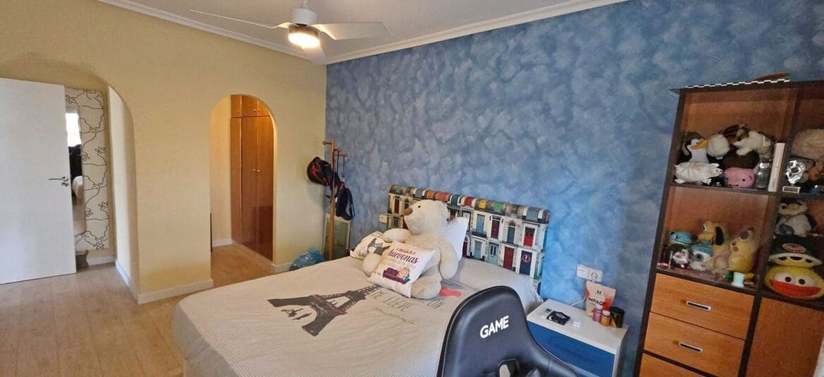 5 bedroom Villa for sale in Torrevieja with pool garage - € 372,000 (Ref: 10182821)