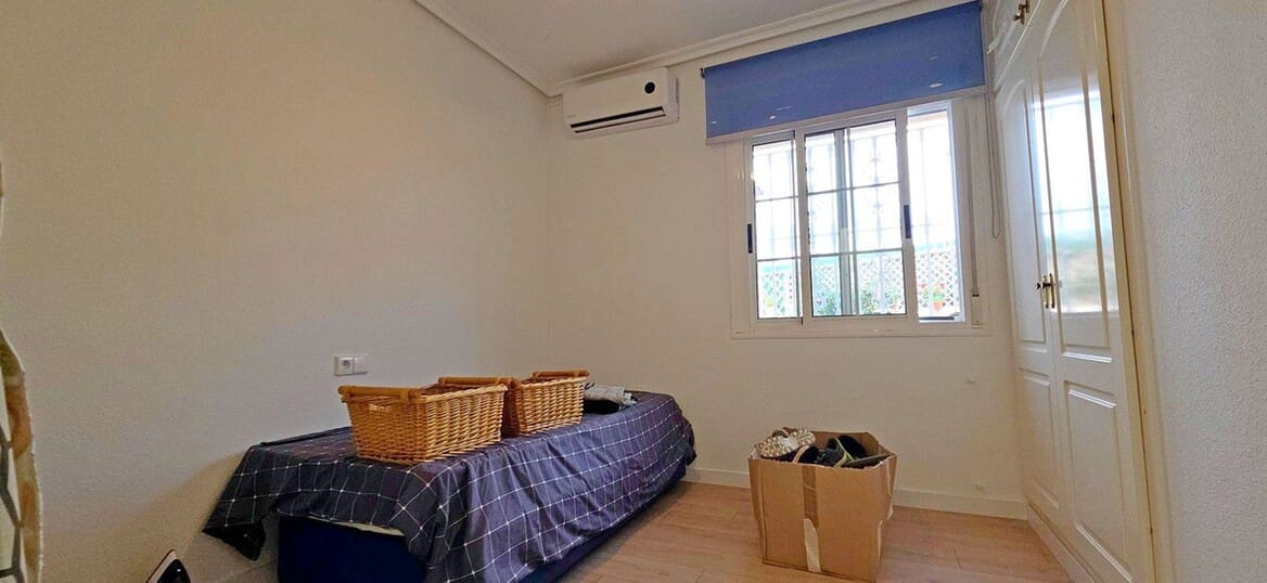 5 bedroom Villa for sale in Torrevieja with pool garage - € 372,000 (Ref: 10182821)