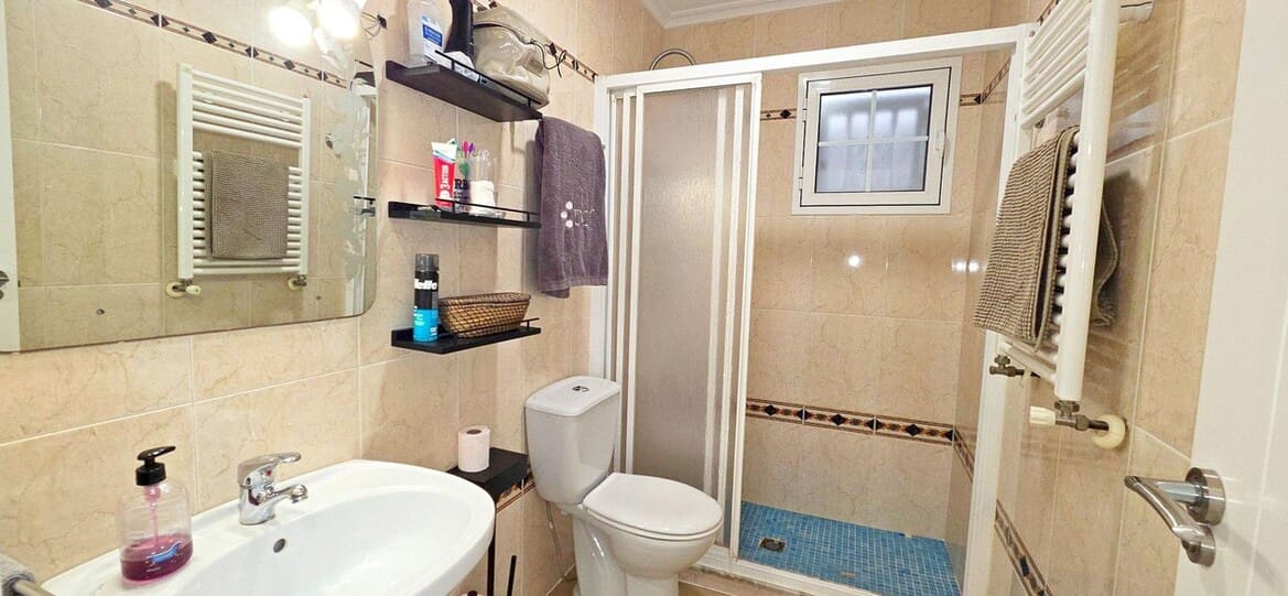 5 bedroom Villa for sale in Torrevieja with pool garage - € 372,000 (Ref: 10182821)