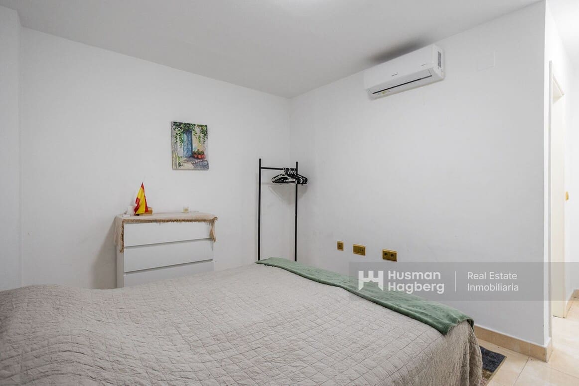 Apartamento de 2 habitaciones en Torrevieja en venta - 179.000 € (Ref: 10182827)