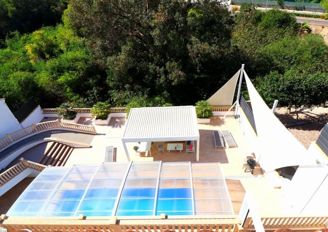 5 bedroom Villa for sale in Dehesa de Campoamor, Orihuela with pool garage - € 1,400,000 (Ref: 10182828)