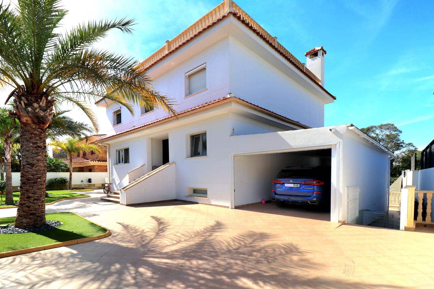 5 bedroom Villa for sale in Campoamor with pool garage - € 1,400,000 (Ref: 10182828)