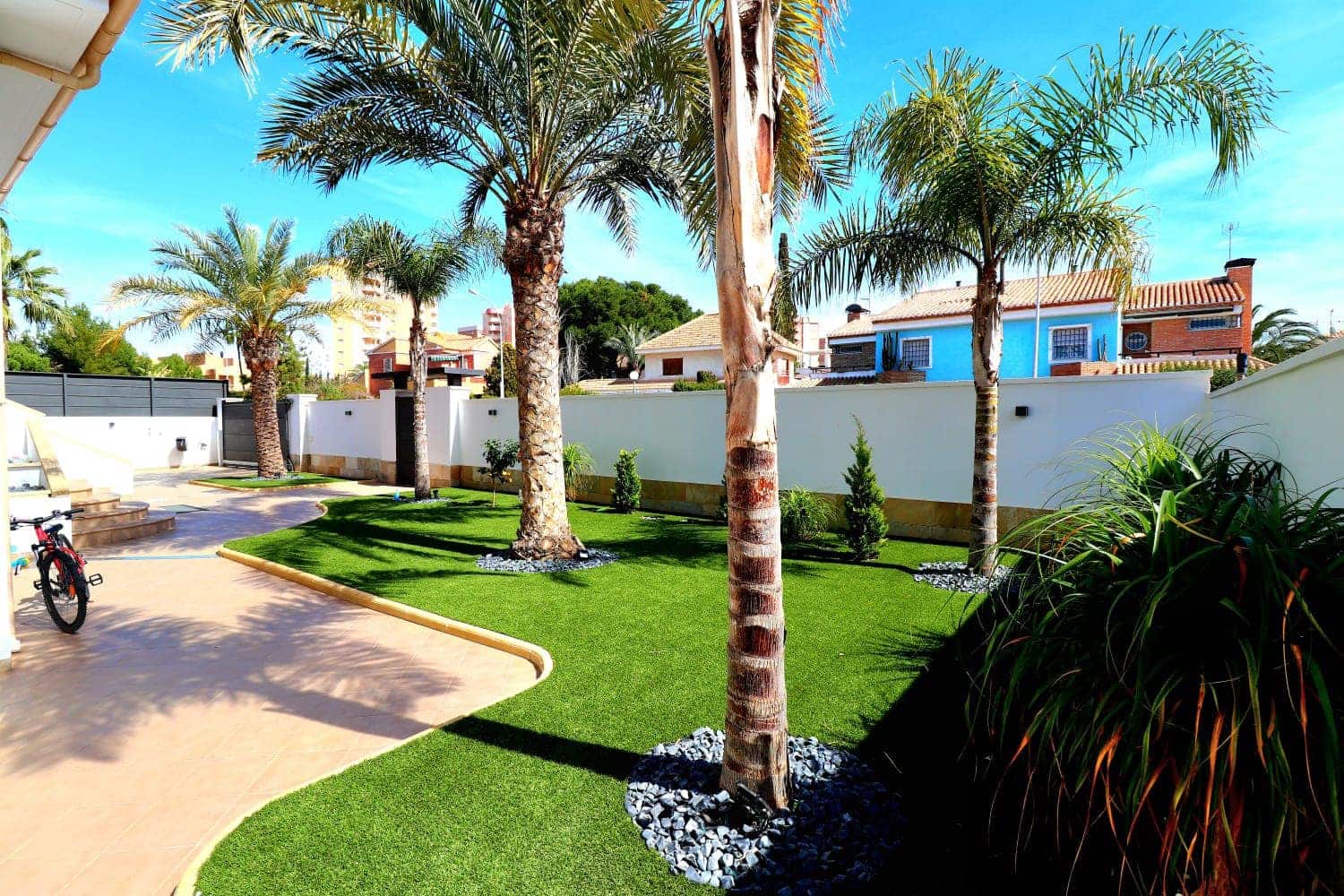 5 bedroom Villa for sale in Campoamor with pool garage - € 1,400,000 (Ref: 10182828)