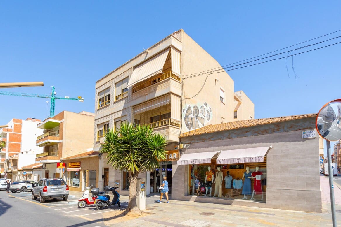 Apartamento de 4 habitaciones en Torrevieja en venta - 319.000 € (Ref: 10182831)