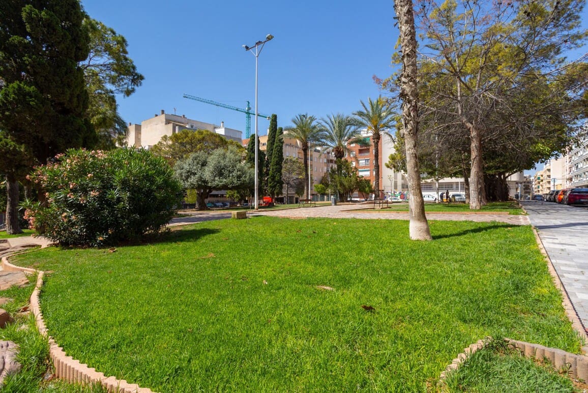 Apartamento de 4 habitaciones en Torrevieja en venta - 319.000 € (Ref: 10182831)