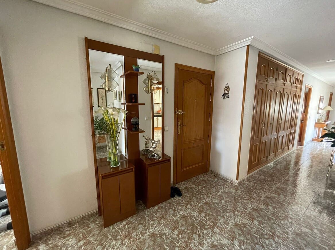 Apartamento de 4 habitaciones en Torrevieja en venta - 319.000 € (Ref: 10182831)