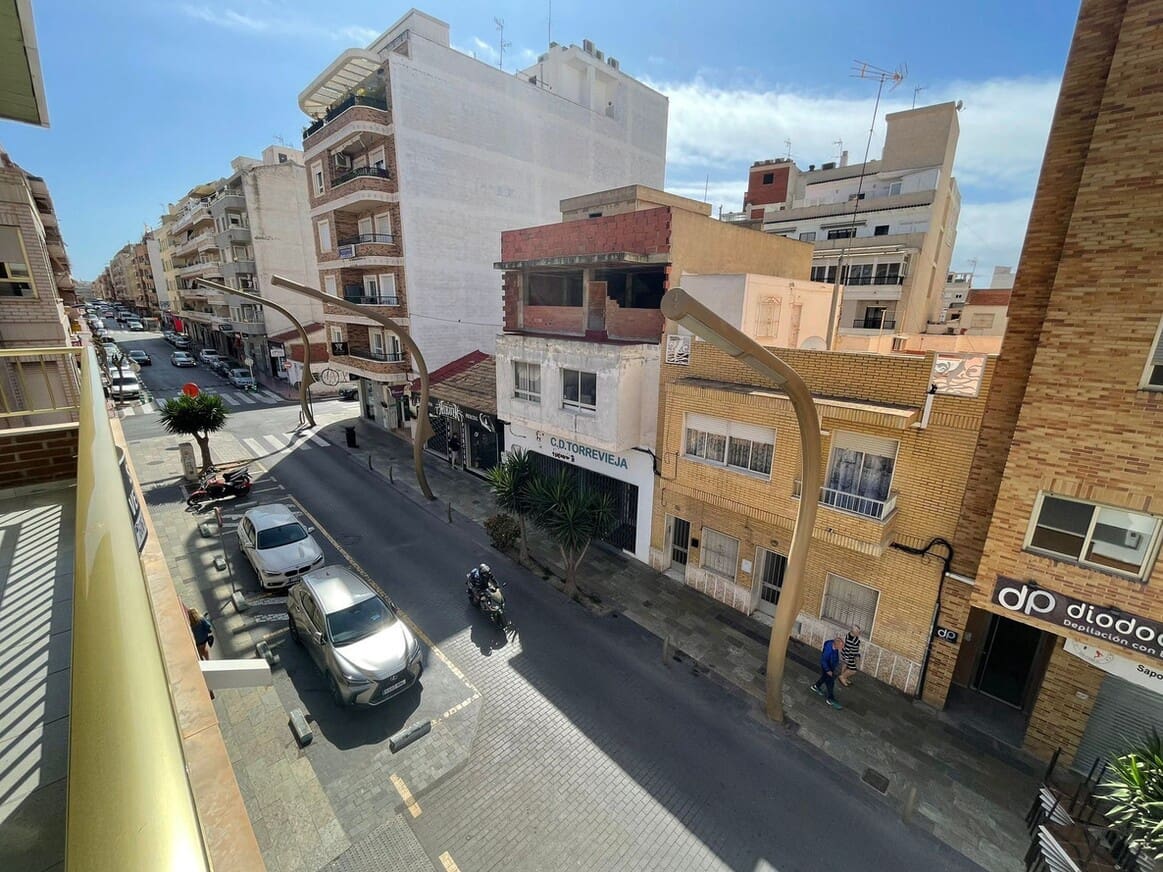 Apartamento de 4 habitaciones en Torrevieja en venta - 319.000 € (Ref: 10182831)