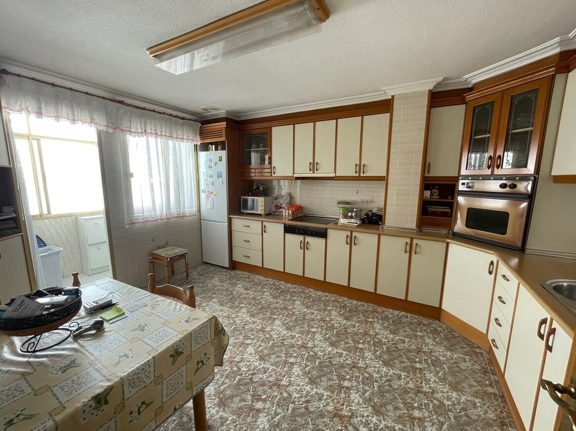 Apartamento de 4 habitaciones en Torrevieja en venta - 319.000 € (Ref: 10182831)