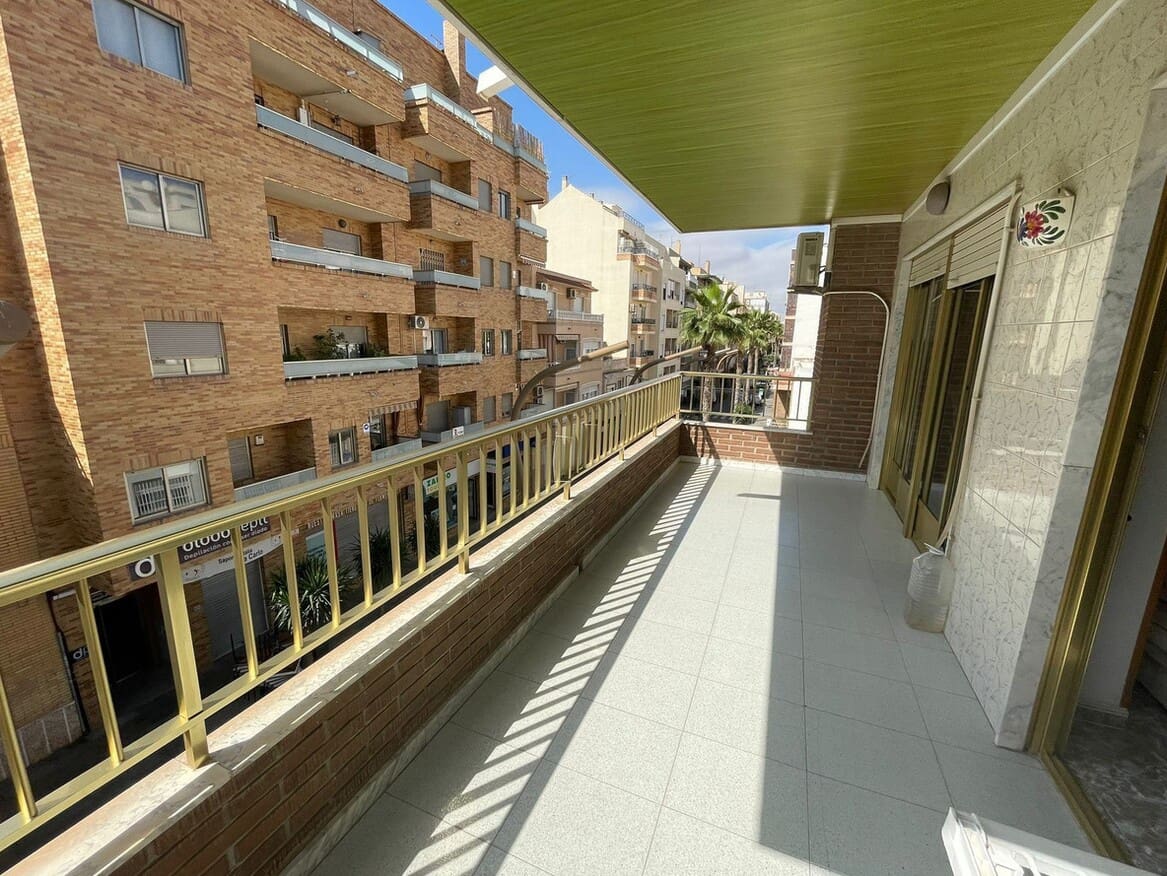 Apartamento de 4 habitaciones en Torrevieja en venta - 319.000 € (Ref: 10182831)