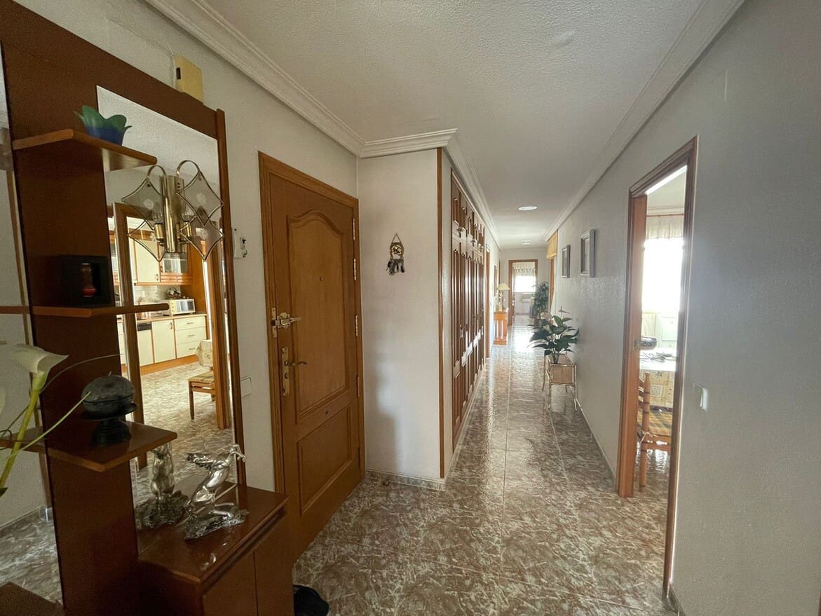 Apartamento de 4 habitaciones en Torrevieja en venta - 319.000 € (Ref: 10182831)