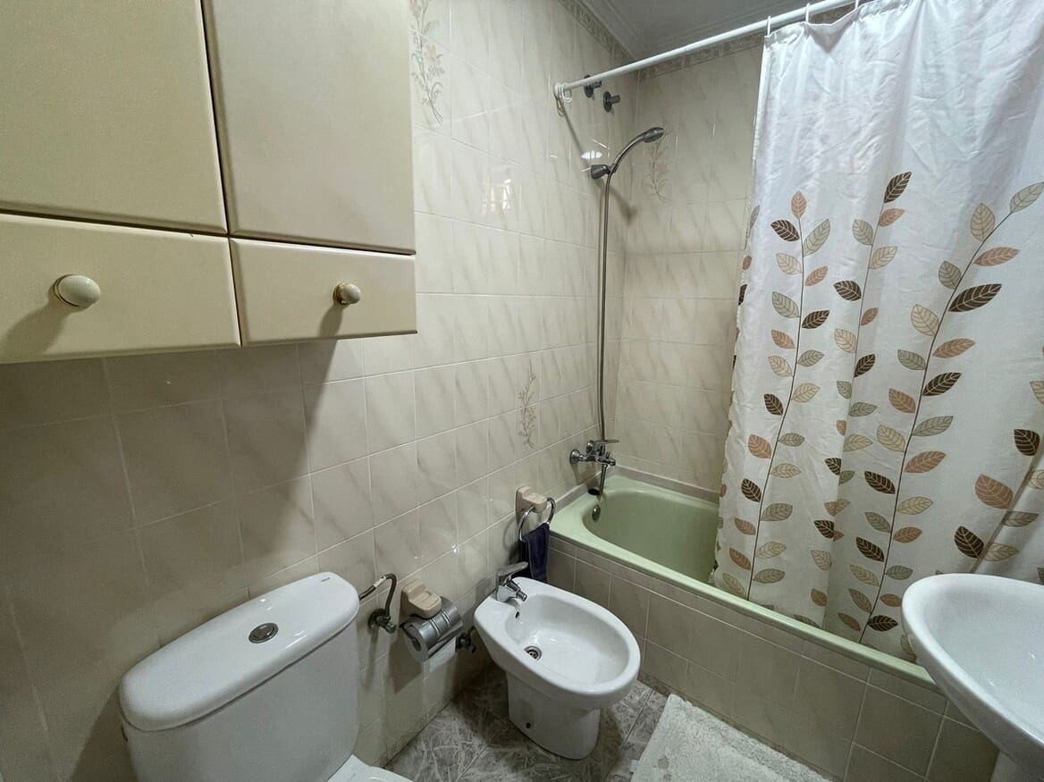 Apartamento de 4 habitaciones en Torrevieja en venta - 319.000 € (Ref: 10182831)