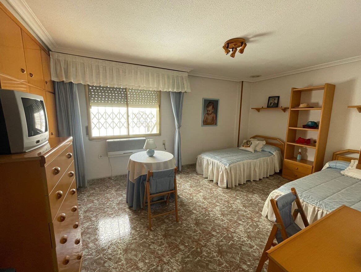 Apartamento de 4 habitaciones en Torrevieja en venta - 319.000 € (Ref: 10182831)