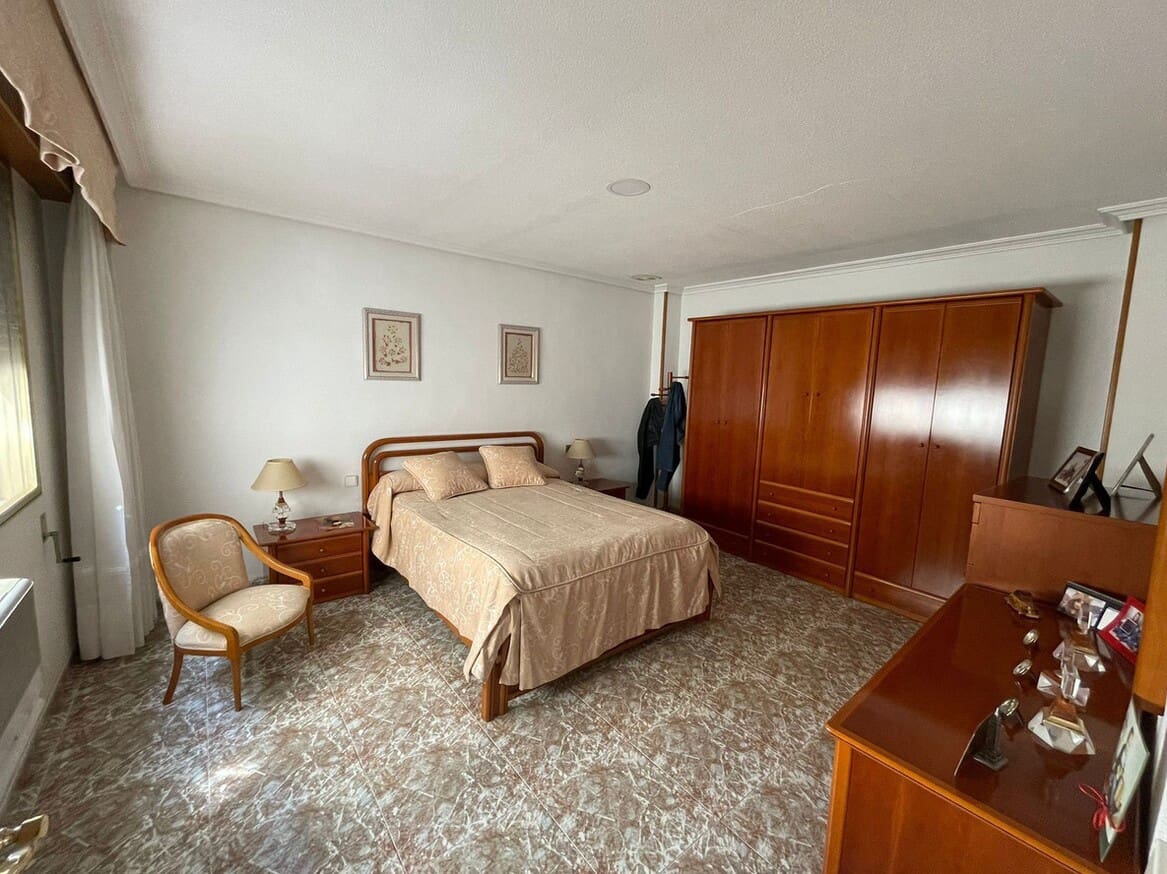 Apartamento de 4 habitaciones en Torrevieja en venta - 319.000 € (Ref: 10182831)