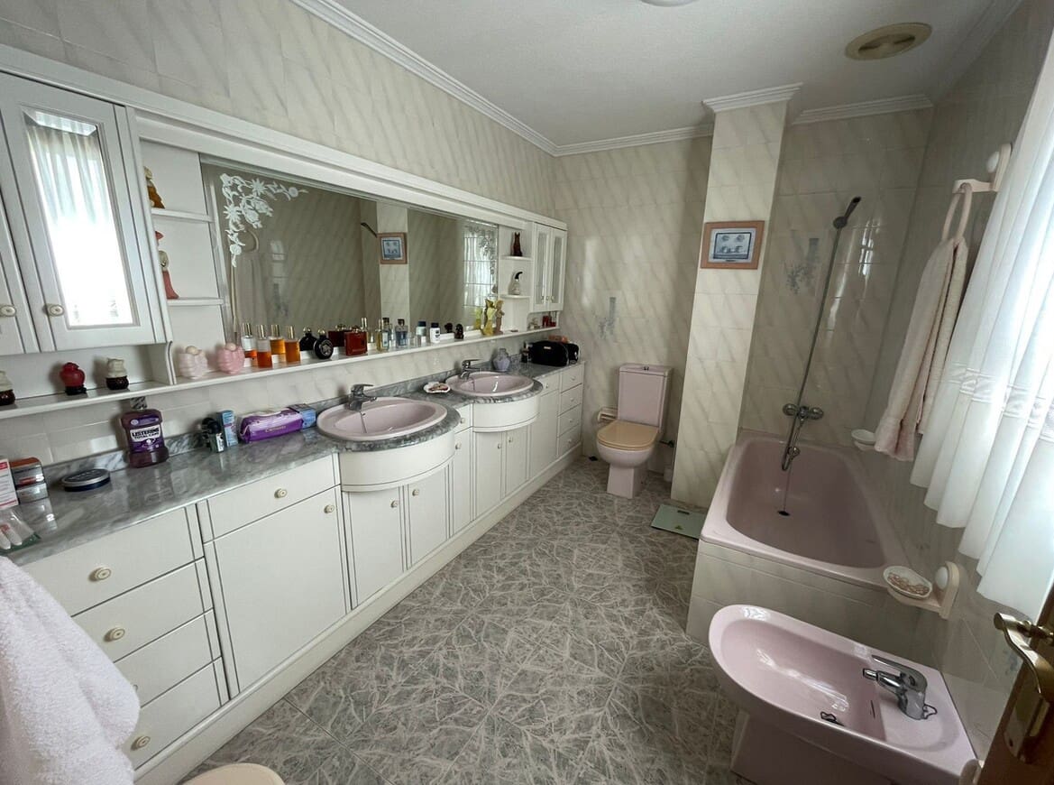 Apartamento de 4 habitaciones en Torrevieja en venta - 319.000 € (Ref: 10182831)
