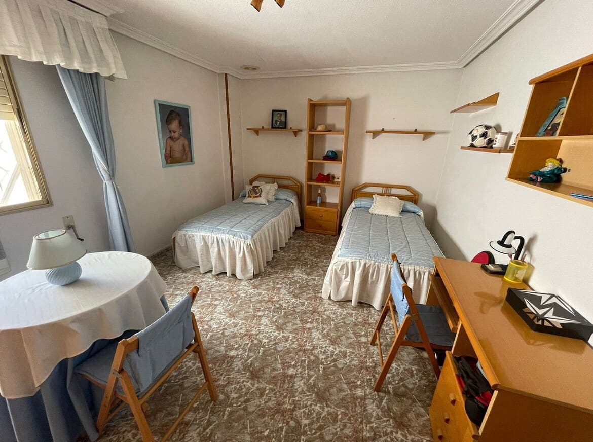 Apartamento de 4 habitaciones en Torrevieja en venta - 319.000 € (Ref: 10182831)