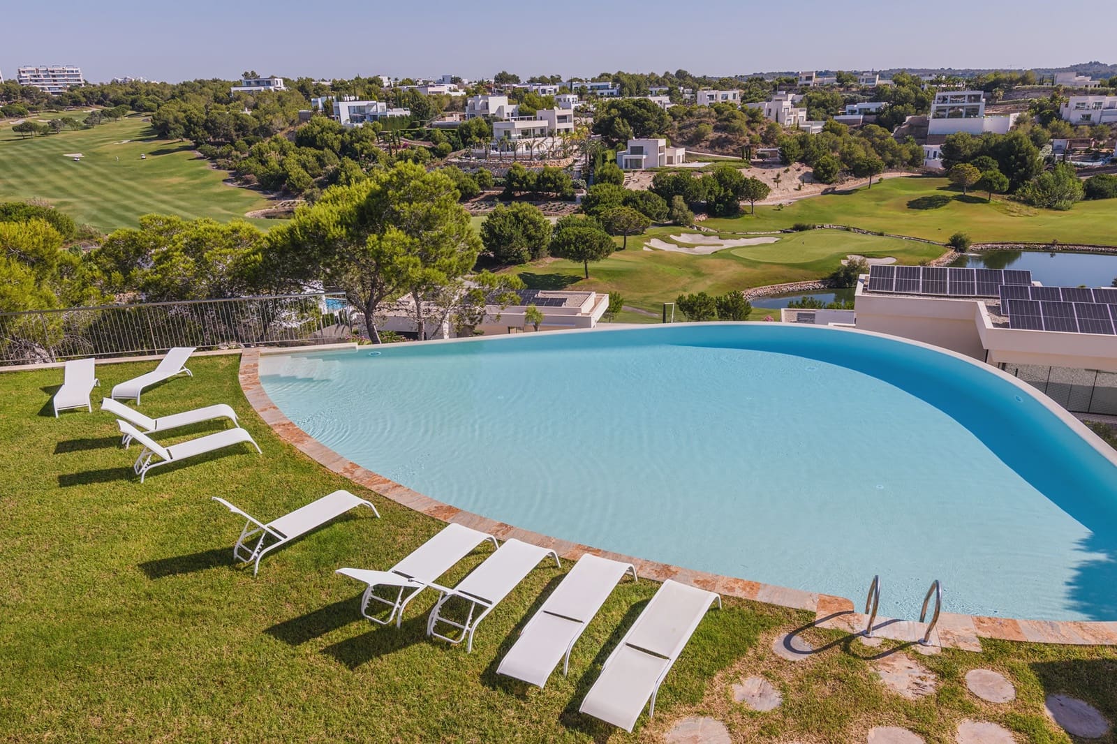 3 Zimmer Apartment zu verkaufen in Las Colinas Golf mit Pool Garage - 965.000 € (Ref: 10183401)